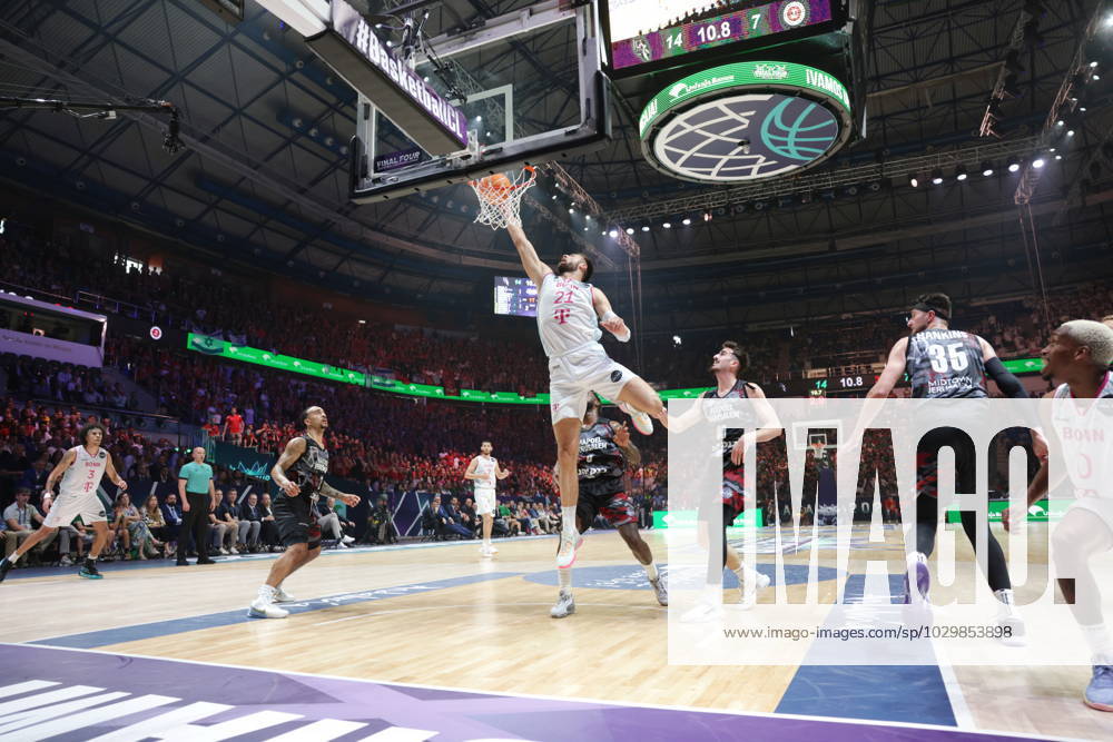 Leon Kratzer Telekom Baskets Bonn vs Hapoel Jerusalem Basketball Champions League BCL Final Four Photo Jörn Wolter