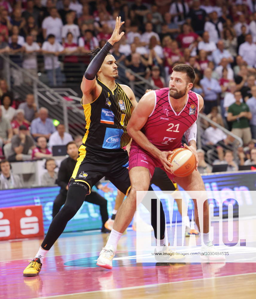 Leon Kratzer Telekom Baskets Bonn vs MHP RIESEN Ludwigsburg , Playoffs Semifinals Game 1