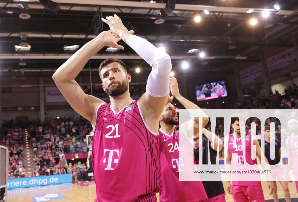 Leon Kratzer Telekom Baskets Bonn vs MHP RIESEN Ludwigsburg , Playoffs Semifinals Game 1