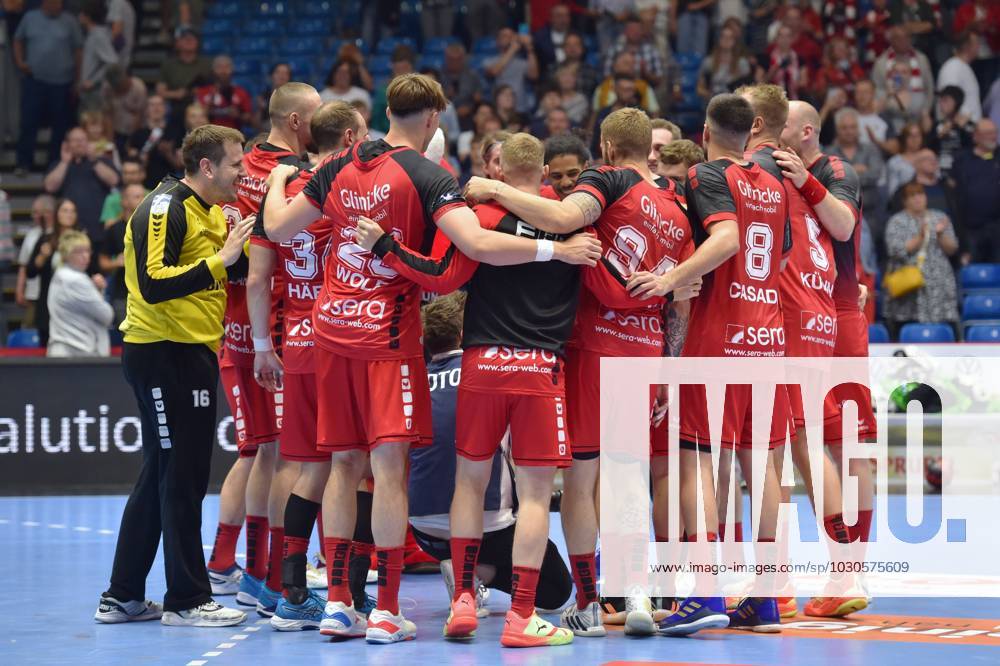 Cheering, joy after the victory Nebojsa Simic goalkeeper MT Melsungen 16 L , GER, MT Melsungen Frisch Auf Goeppingen, Handball, 1 Bundesliga Maenner, 01 06 2023, GER, MT Melsungen Frisch Auf Goeppingen, Handball, 1 Bundesliga Maenner, 01 06 2023 Kassel