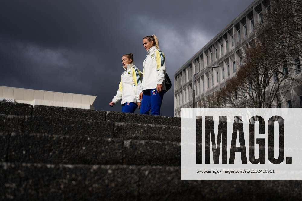 Filippa Angeldahl and Nathalie Björn of the Swedish women?s national football team ahead of a training session during the FIFA Women s World Cup match on July 25, 2023 in Upper Hutt Photo Mathias Bergeld BILDBYRAN code MB MB0642 fotboll football soccer fotball fotbolls vm verdensmästerskap vm fifa womens world cup träning practice training sverige a sweden 6 dam bbeng