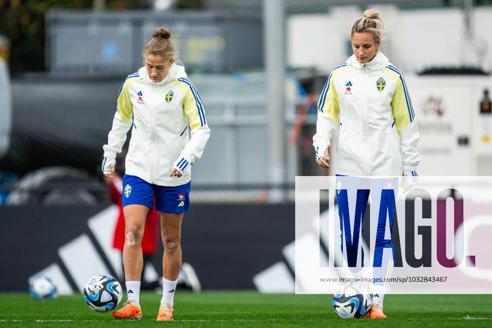 Filippa Angeldahl and Nathalie Björn of the Swedish women s national soccer team at a training session during the FIFA Women s World Cup on August 4, 2023 in Melbourne Photo Mathias Bergeld BILDBYRAN code MB MB0666 football soccer football soccer soccer soccer World Cup World Cup fifa womens world cup träning practice training sverige a sweden 16 dam bbeng