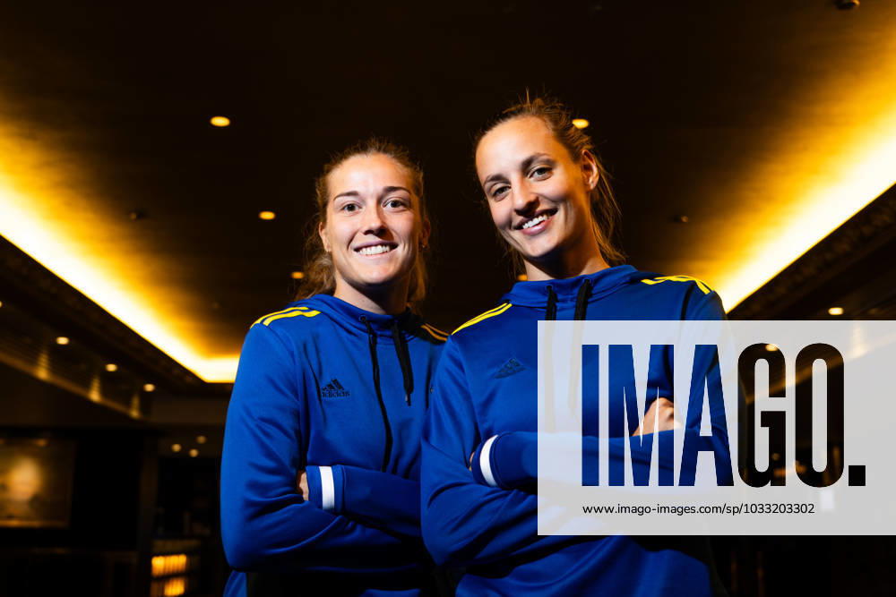 Filippa Angeldahl and Nathalie Björn of the Swedish women s national soccer team pose for a picture at a press event during the FIFA Women s World Cup on August 13, 2023 in Auckland Photo Mathias Bergeld BILDBYRAN code MB MB0688 football soccer fotball fotbolls vm verdensmästerskap vm fifa womens world cup pressträff event meeting sverige a sweden 25 dam bbeng portrait porträtt