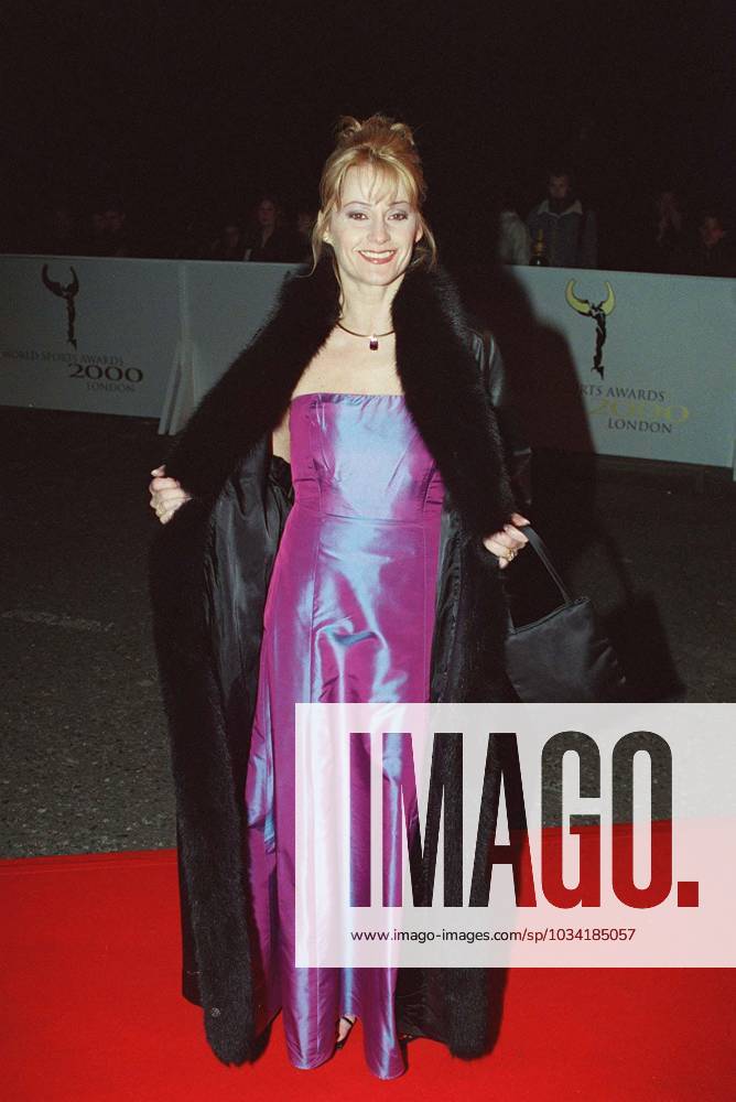 NADIA COMANECI Retired Romanian Olympic Gymnast Attending the World Sports Awards 2000 in London COMPULSORY CREDIT: UPPA Photoshot Photo UIW 018011 F-13 16.01.2001 NADIA COMANECI Retired Romanian Olympic Gymnast Attending the World Sports Awards 2000 in London COMPULSORY CREDIT: Talking Photoshot Photo UIW 018011 F-13 16.01.2001, Credit:Photoshot Avalon United Kingdom