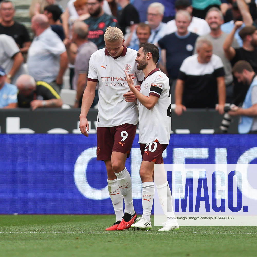 Erling Haland of Manchester City scores to make it 1-3 and celebrates with Bernardo Silva of Manchester City during the Premier League match between West Ham United and Manchester City at the London Stadium, Queen Elizabeth Olympic Park , London, England on 16 September 2023.