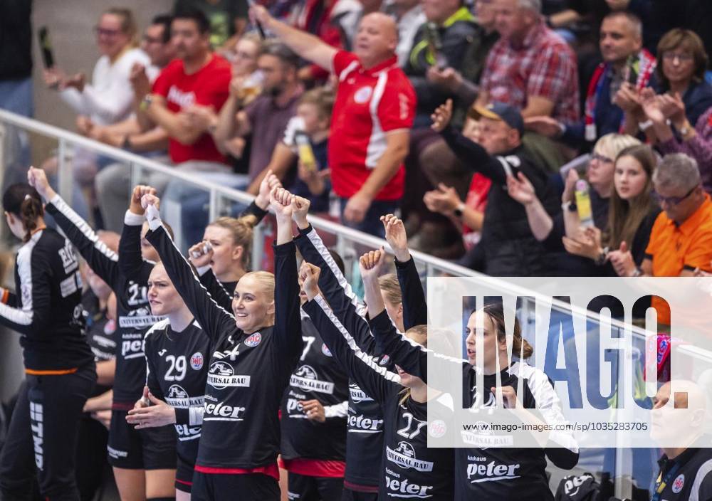 Handball Frauen 1. Bundesliga Frauen Saison 2023-2024 Salzhalle 4. Spieltag Thüringer HC - SG BBM Bietigheim im Foto: Anika Niederwieser 14 (Thüringer HC) ( Deutschland Thueringen Bad Langensalza