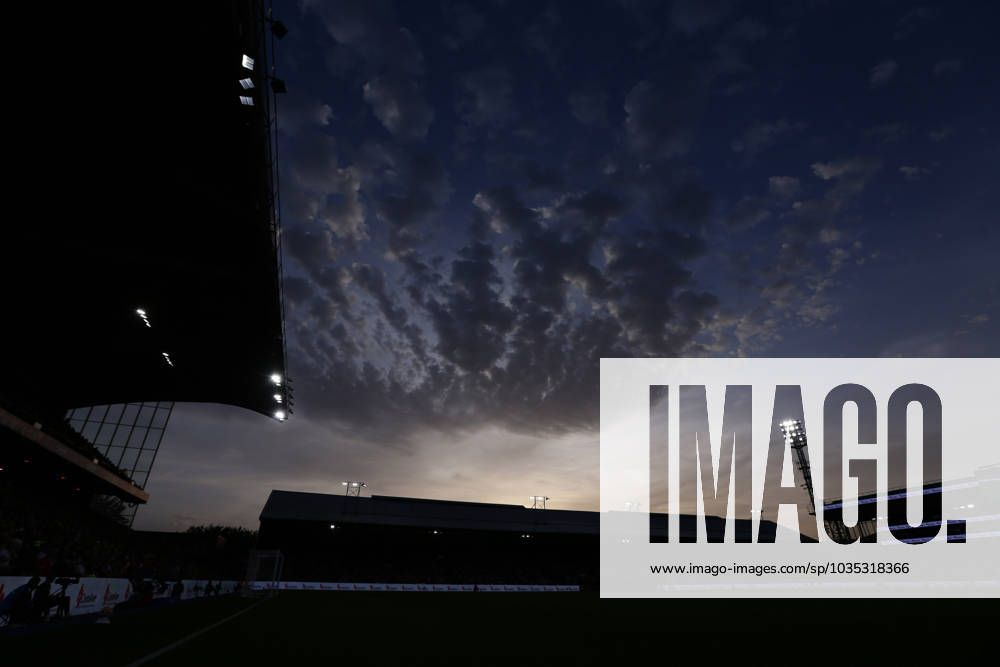 Crystal Palace gegen Nottingham Forest 07. Oktober 2023, London Premier League Fußball Crystal Palace gegen Nottingham Forest Ein allgemeiner Blick auf den Abendhimmel im Selhurst Park Foto Jacques Feeney Abseits London UK