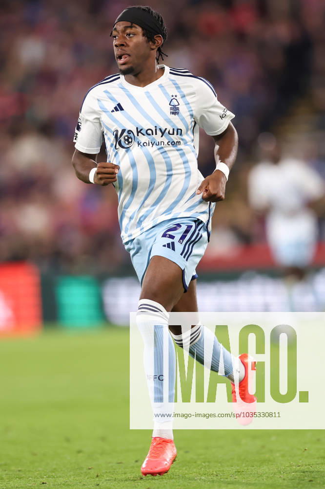 Crystal Palace gegen Nottingham Forest 07 Oktober 2023, London Premier League Fußball Crystal Palace gegen Nottingham Forest Anthony Elanga von Nottingham Forest Foto Jacques Feeney Abseits London UK