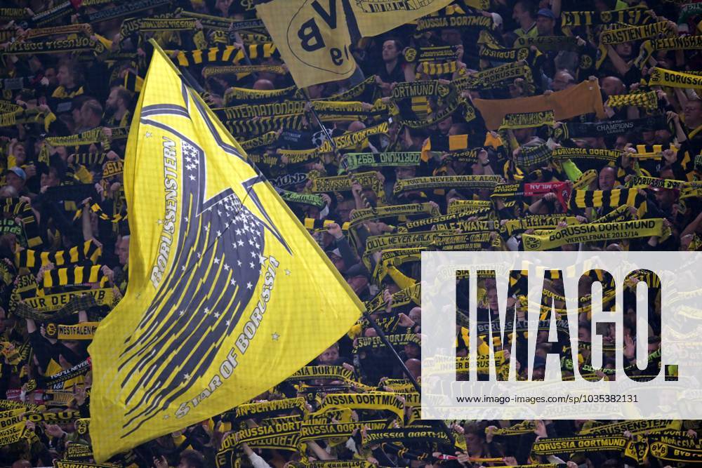 DORTMUND - Borussia Dortmund supporters during the UEFA Champions League match between Borussia Dortmund and AC Milan at Signal Iduna Park on October 4, 2023 in Dortmund, Germany. ANP Hollandse Hoogte UEFA Champions League 2023 24 2023 2024 ANPxSportx xGerritxvanxKeulenxIVx 480618597 originalFilename: 480618597