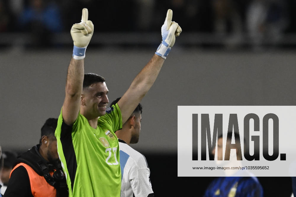 Emiliano Martinez celebrate during the FIFA World Cup, WM, Weltmeisterschaft, Fussball 2026 Qualifier match between Argentina and Paraguay at Estadio Mas Monumental Antonio Vespucio Liberti on October 12, 2023 in Buenos Aires, Arg Argentina v Paraguay : FIFA World Cup 2026 Qualifier match