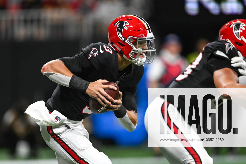 ATLANTA, GA Ã OCTOBER 15: Atlanta quarterback Desmond Ridder (9) runs the ball during the NFL, American Football Herren, USA game between the Washington Commanders and the Atlanta Falcons on October 15th, 2023 at Mercedes-Benz Stadium in Atlanta, GA. (Photo by Rich von Biberstein Icon Sportswire) NFL: OCT 15 Commanders at Falcons Icon231015064