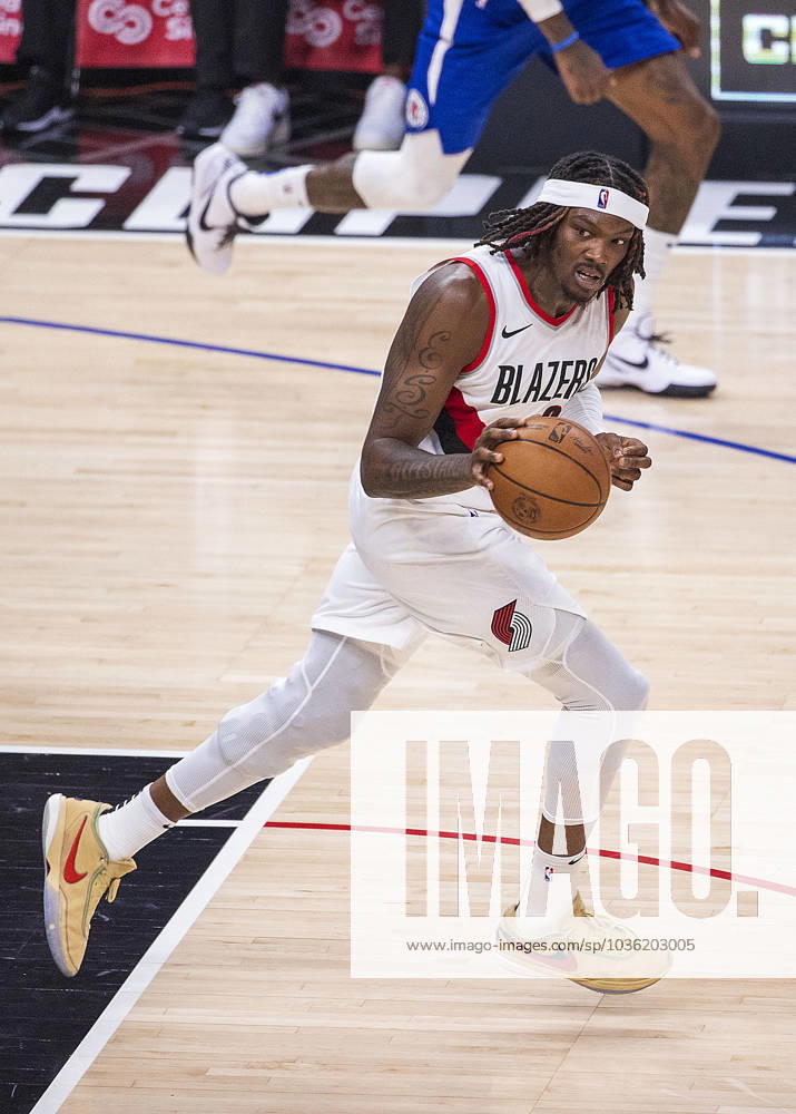 Robert Williams III 35 of the Portland Trail Blazers during their NBA, Basketball Herren, USA game against the Los Angeles Clippers on Wednesday October 25, 2023 at Crypto.com Arena in Los Angeles, California. Clippers defeat Trail Blazers, 123-111. ARIANA RUIZ PI Los Angeles USA - ZUMAp124 20231025_zaa_p124_014