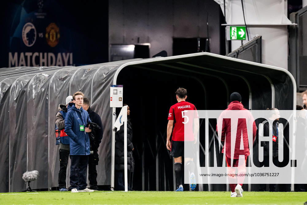 Harry Maguire of Manchester United looks dejected after the UEFA Champions League football match between FC Copenhagen and Manchester United on November 8, 2023 in Copenhagen Photo Petter Arvidson BILDBYRAN kod PA PA0685 fotboll football soccer fotball champions league fc copenhagen manchester united bbeng depp