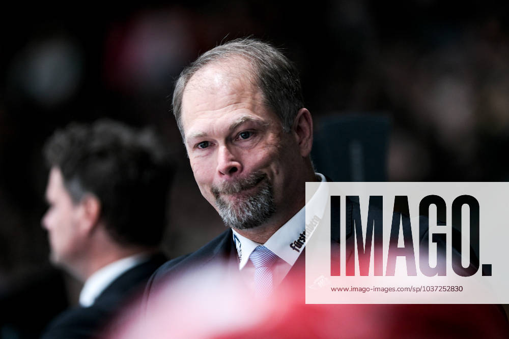 Steve Walker Schwenninger Wild Wings, Head Coach , GER, Loewen Frankfurt vs Schwenninger Wild Wings, Ice Hockey, DEL, Matchday 21, Season 2023 2024, 24 11 2023 GER, Loewen Frankfurt vs Schwenninger Wild Wings, Ice Hockey, DEL, Matchday 21, Season 2023 2024, 24 11 2023 Frankfurt