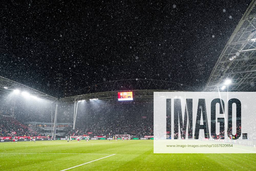 UTRECHT - Overview of the stadium during the Dutch Eredivisie match between FC Utrecht and AZ in Galgenwaard stadium on December 3, 2023 in Utrecht, the Netherlands. ANP ED VAN DE POL Dutch Eredivisie 2023 2024 ANPxSportx IVx 485356408 originalFilename: 485356408