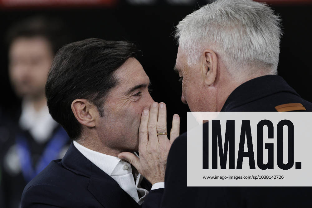 LA LIGA EA Sports - Real Madrid vs Villarreal Marcelino Garcia and Carlo Ancelotti are watching the La Liga 2023 24 match between Real Madrid and Villarreal at Santiago Bernabeu Stadium in Madrid, Spain, on December 17, 2023. Madrid Spain
