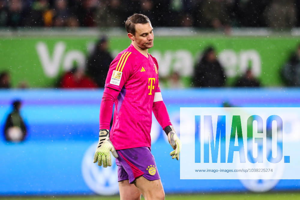 Goalkeeper Manuel Neuer FC Bayern Munich,1 after the 1 2 goal 1 Soccer Bundesliga season 2023 2024 point match VfL Wolfsburg vs FC Bayern Munich in the Volkswagen Arena in Wolfsburg single picture,action,soccer,Germany,man,men