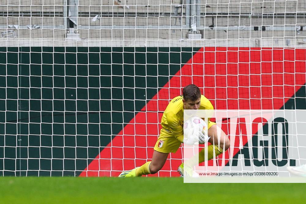 Goalkeeper action by Finn Dahmen 1 FC Augsburg , FC Augsburg vs TSG 1899 Hoffenheim, Soccer, 1 Bundesliga, Test match, 06 01 2024 DFB regulations prohibit any use of photographs as image sequences and or quasi video Augsburg Bayern Germany