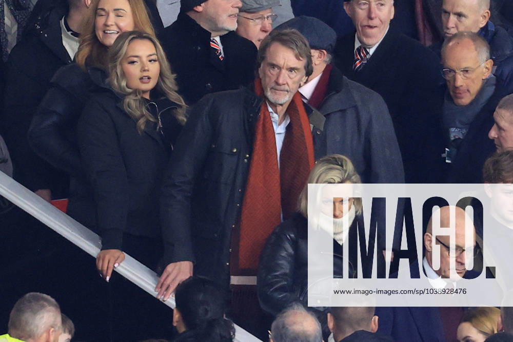 Manchester United gegen Tottenham Hotspur 14. Januar 2024 Premier League Manchester United gegen Tottenham Hotspur Manchester United Aktionär Sir Jim Ratcliffe verabschiedet sich nach dem Spiel Foto Simon Stacpoole Abseits Manchester UK