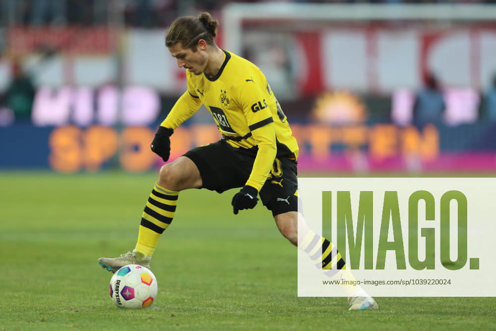 Marcel Sabitzer Borussia Dortmund in action, on the ball, single action, 1 Bundesliga, 1 FC Koeln vs Borussia Dortmund 1 Bundesliga, RheinEnergieStadion, 20 01 2024, Koeln, Germany 1 FC Koeln vs Borussia Dortmund 1 Bundesliga 1 Bundesliga 678