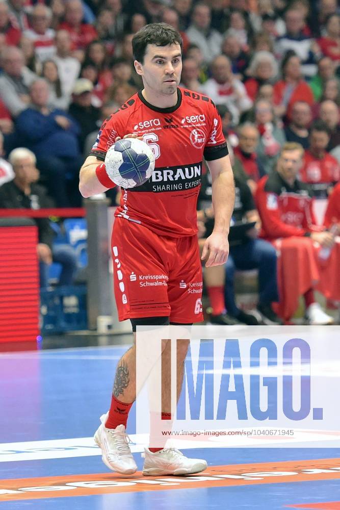 Erik Balenciaga MT Melsungen 6 , GER, MT Melsungen Bergischer HC, Handball, 1 Bundesliga Maenner, 22 Matchday, Season 2023 2024, 16 02 2024, GER, MT Melsungen Bergischer HC, Handball, 1 Bundesliga Maenner,22 Matchday, 16 02 2024 Kassel