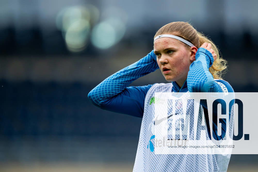 Signe Gaupset of the Norwegian women s national football team during a training session on February 20, 2024 in Stavanger Photo Vegard Grott BILDBYRAN kod VG VG0576 bbeng fotboll football soccer fotball norge norway women dam nations league träning practice training trening