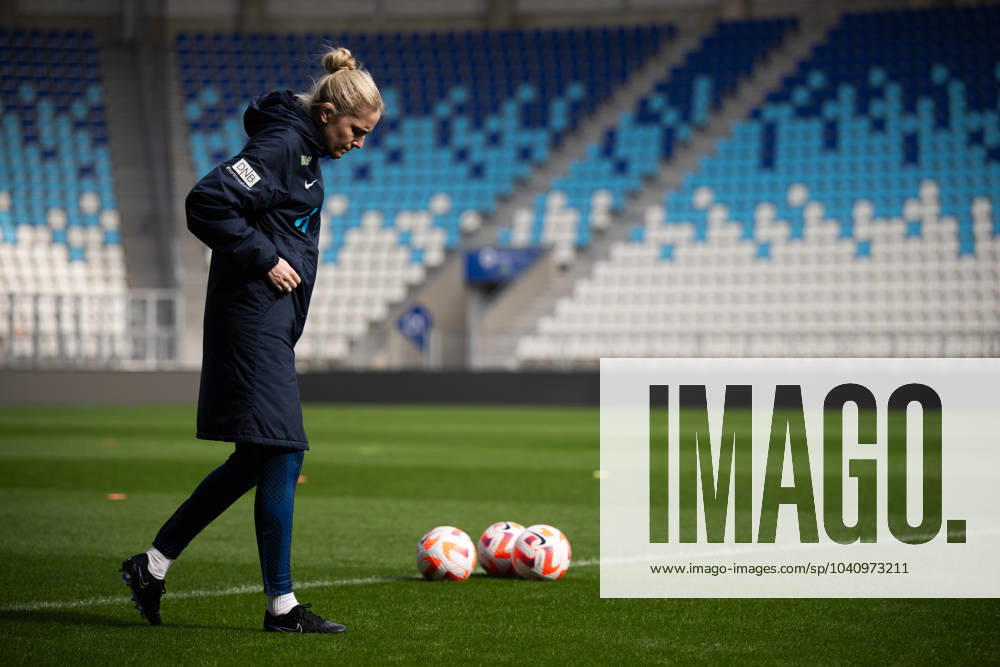 Head coach Gemma Grainger of the Norwegian women s national football team during a training session on February 22, 2024 in Osijek Photo Maxim ThorÃ BILDBYRAN kod MT MT0539 fotboll football soccer fotball nations league uefa womens nations league träning practice training norge norway dam bbeng