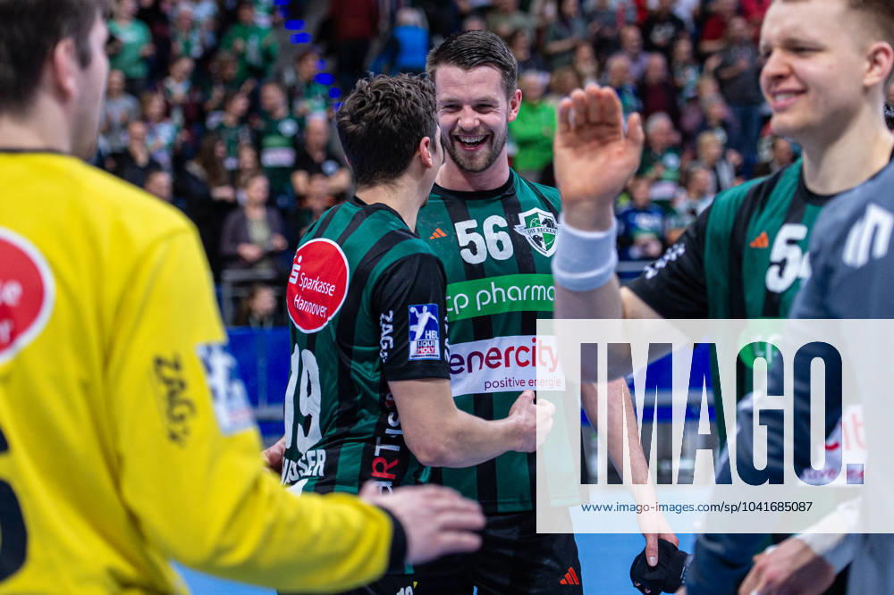 Hannes Feise TSV Hannover Burgdorf, No. 56 v l , TSV Hannover Burgdorf green against TVB Stuttgart blue on matchday 24 of the 2023 2024 season in the LIQUI MOLY Handball Bundesliga 29 02 2024, ZAG Arena Hannover, GER ,