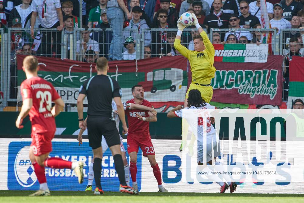 Goalkeeper Finn Dahmen FC Augsburg in action, FC Augsburg vs 1 FC Koeln, Football, 1 Bundesliga, 27 Matchday, 31 03 2024 DFB regulations prohibit any use of photographs as image sequences and or quasi video Augsburg Bayern Germany