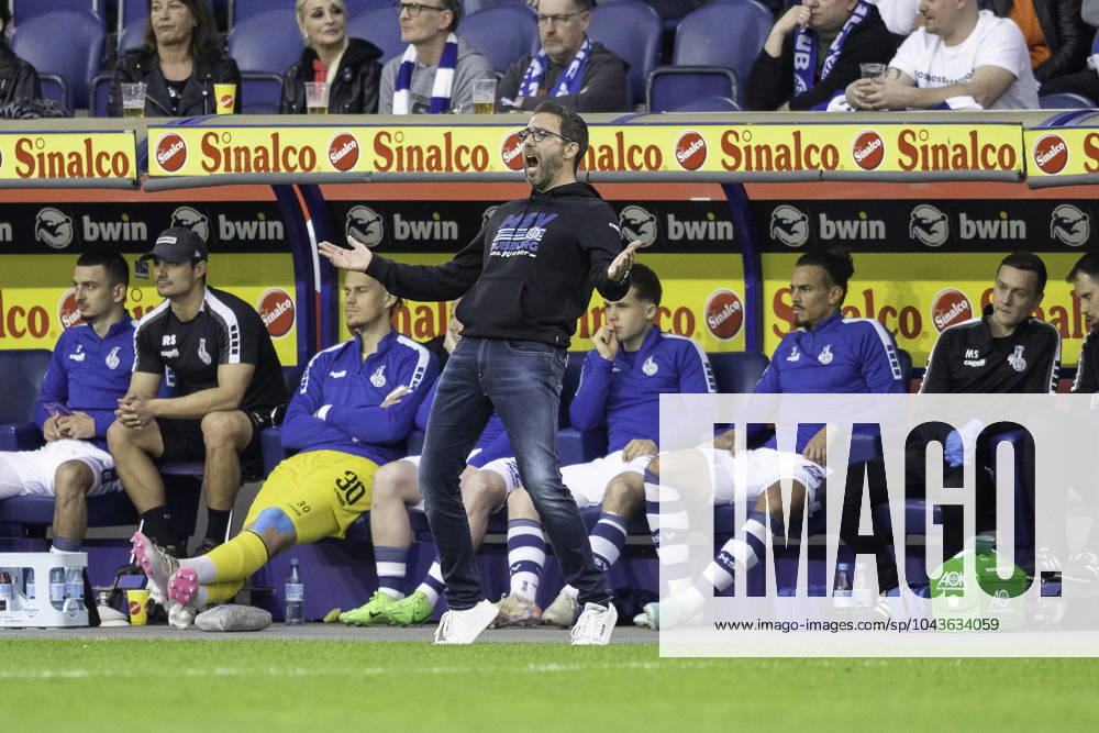 Football 3 Liga, Season 2023 2024, 33 Matchday, MSV Duisburg SV Waldhof Mannheim on 12 04 2024 at the Schauinsland Reisen Arena in Duisburg Boris Schommers MSV Duisburg, coach is tense on the sideline Important note According to the regulations of the DFL German Football League or the DFB German Football Association, it is prohibited to use or have used photographs taken in the stadium and or from the match in the form of sequential images and or video-like photo series Foto Kirchner Media TH