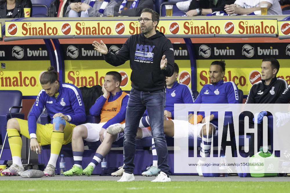 Football 3 Liga, Season 2023 2024, 33 Matchday, MSV Duisburg SV Waldhof Mannheim on 12 04 2024 at the Schauinsland Reisen Arena in Duisburg Boris Schommers MSV Duisburg, Coach indicates that the players should stand closer together Important notice According to the regulations of the DFL German Football League or the DFB German Football Association, it is prohibited to use or have used photographs taken in the stadium and or from the match in the form of sequential images and or video-like photo series Foto Kirchner Media TH