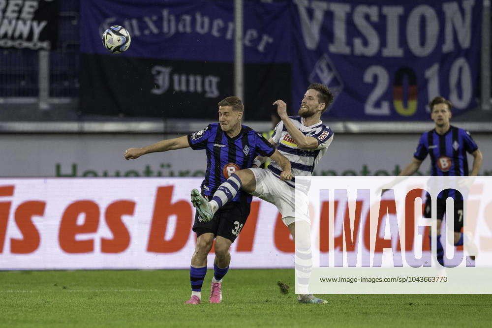 Football 3 Liga, Season 2023 2024, Matchday 33, MSV Duisburg SV Waldhof Mannheim on 12 04 2024 in the Schauinsland Reisen Arena in Duisburg duel between Martin Kobylanski SV Waldhof Mannheim 07, 33 and Kolja Pusch MSV Duisburg, 07 Important note In accordance with the regulations of the DFL German Football League and the DFB German Football Association, it is prohibited to utilize or have utilized photographs taken in the stadium and or of the match in the form of sequential images and or video-like photo series Foto Kirchner Media TH