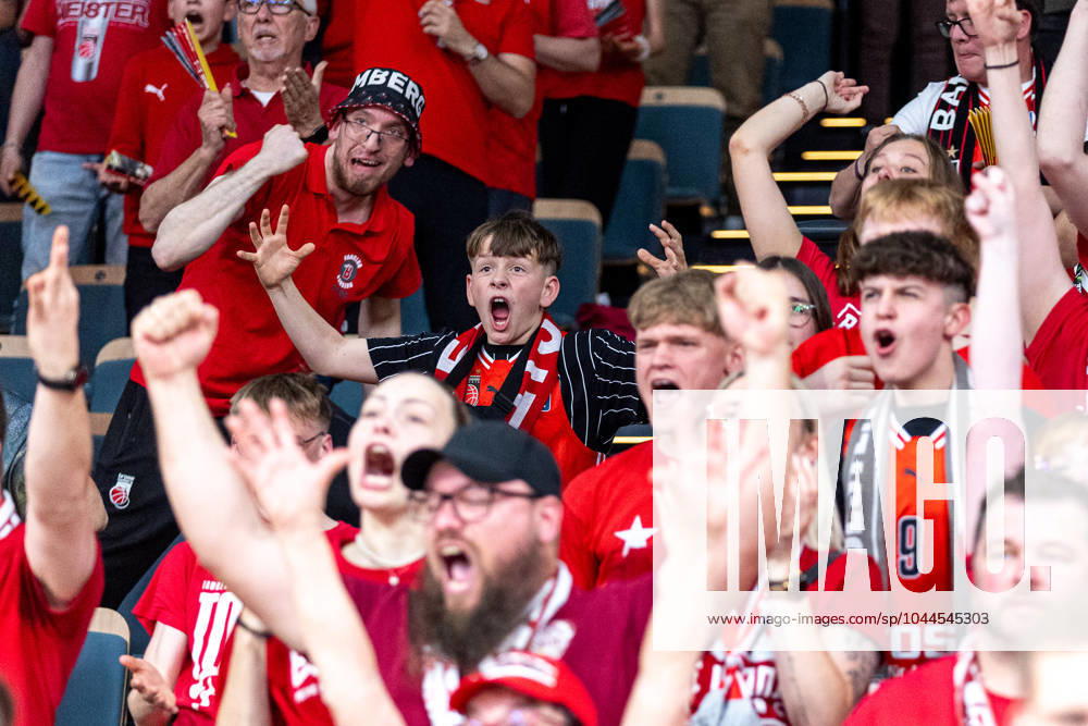 Fan, fans, spectators, cheers, jubilation, positive emotions, symbolic image, symbolic photo, Bamberg Baskets vs Telekom Baskets Bonn, Basketball, easyCredit BBL, Matchday 31, 30 04 2024 Bamberg Baskets vs Telekom Baskets Bonn, Basketball, easyCredit BBL, Matchday 31, 30 04 2024 Bamberg