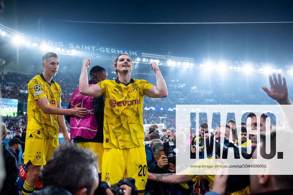Marcel Sabitzer Borussia Dortmund, 20 , Nico Schlotterbeck Borussia Dortmund, 04 cheer with the fans about the victory and entry into the final in London, FRA, Paris Saint Germain PSG vs Borussia Dortmund BVB , Football, UEFA Champions League, Semi-final second leg, 2023 2024 season, 07 05 2024 FRA, Paris Saint Germain PSG vs Borussia Dortmund BVB , Football, UEFA Champions League, Semi-final second leg, 2023 2024 season, 07 05 2024 Paris