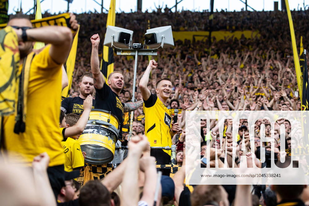 1 Soccer Bundesliga, 34 Matchday Borussia Dortmund SV Darmstadt 98 18 05 2024 Marko Reus Borussia Dortmund, 11 , after the match farewell, fan scene, fans spectator area 1 Soccer Bundesliga, 34 Matchday Borussia Dortmund SV Darmstadt 98 Signal Iduna Park, Dortmund 18 05 2024 DFL DFB regulations prohibit any use of photographs as image sequences and or quasi video