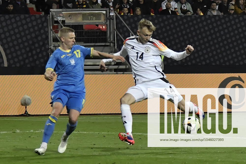 Penalty area scene Goal chance from Maximilian Beier 14, Germany next to Oleksandr Zinchenko 17, Ukraine 03 06 2024 International soccer match Germany vs Ukraine, Max Morlock Stadion, Nuremberg, Bayern Germany