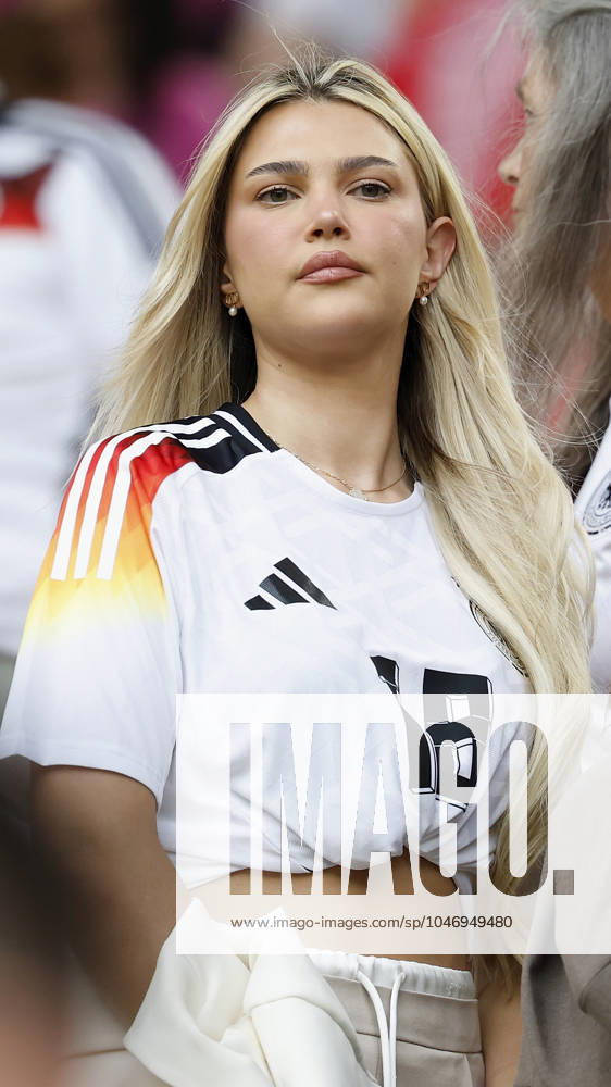 Football, Euro 2024, Round of 16, Germany - Denmark, GER, Dortmund, BVB Stadium Picture from left Lea Prinz girlfriend of Maximilian Mittelstaedt Germany, 18