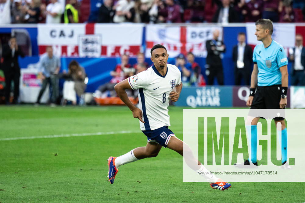 Trent Alexander Arnold of England celebrates after the UEFA Euro 2024 Football Championship quarterfinal between England and Switzerland on July 6, 2024 in Düsseldorf Photo Mathias Bergeld BILDBYRAN kod MB MB0943 fotboll football soccer fotballs em europamästerskap em uefa euro uefa european football championship euro 2024 kvartsfinal quarterfinal quarterfinals england schweiz switzerland bbeng jubel