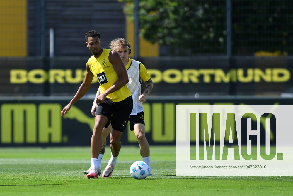 Dortmund, Germany,11 07 24 Felix Nmecha Borussia Dortmund in action, on the ball, single action during the training session of Borussia Dortmund at BVB Trainingsgelaende Hohenbuschei on July 11 2024 in Dortmund Photo by Ralf Treese DeFodi Images Dortmund, Germany 11 07 24 Felix Nmecha Borussia Dortmund controls the ball during the training session of Borussia Dortmund at BVB Trainingsgelaende Hohenbuschei on July 11 2024 in Dortmund Photo by Ralf Treese DeFodi Images Defodi 521 BVBTRA20240711 009 Defodi-521