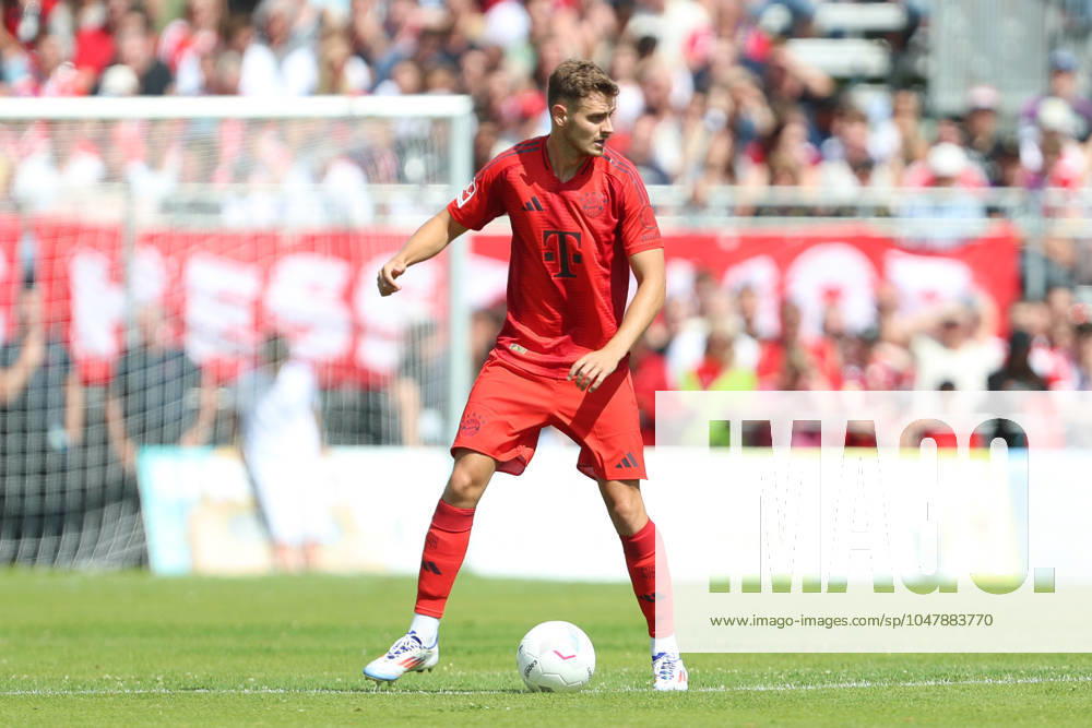 Josip Stanisic FC Bayern Munich in action, on the ball, individual action, test match, 1 FC Düren vs FC Bayern Munich, Karl Knipprath Stadion on July 28, 2024 in Juelich, Germany Photo by Oliver Kaelke DeFodi Images Josip Stanisic FC Bayern Munich controls the ball, test match, 1 FC Düren vs FC Bayern Munich, Karl Knipprath Stadion on July 28, 2024 in Juelich, Germany Photo by Oliver Kaelke DeFodi Images Defodi 678 2024 07 28 OK FCDFCB 0585 Defodi-678