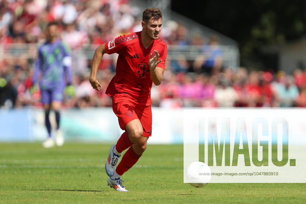Josip Stanisic FC Bayern Munich in action, on the ball, individual action, test match, 1 FC Düren vs FC Bayern Munich, Karl Knipprath Stadion on July 28, 2024 in Juelich, Germany Photo by Oliver Kaelke DeFodi Images Josip Stanisic FC Bayern Munich controls the ball, test match, 1 FC Düren vs FC Bayern Munich, Karl Knipprath Stadion on July 28, 2024 in Juelich, Germany Photo by Oliver Kaelke DeFodi Images Defodi 678 2024 07 28 OK FCDFCB 0987 Defodi-678