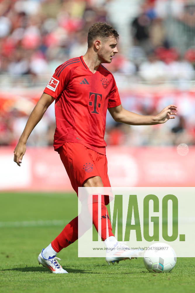 Josip Stanisic FC Bayern Munich in action, on the ball, individual action, test match, 1 FC Düren vs FC Bayern Munich, Karl Knipprath Stadion on July 28, 2024 in Juelich, Germany Photo by Oliver Kaelke DeFodi Images Josip Stanisic FC Bayern Munich controls the ball, test match, 1 FC Düren vs FC Bayern Munich, Karl Knipprath Stadion on July 28, 2024 in Juelich, Germany Photo by Oliver Kaelke DeFodi Images Defodi 678 2024 07 28 OK FCDFCB 0984 Defodi-678