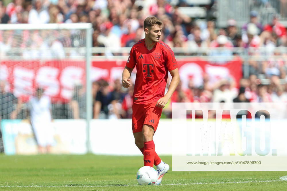 Josip Stanisic FC Bayern Munich in action, on the ball, individual action, test match, 1 FC Düren vs FC Bayern Munich, Karl Knipprath Stadion on July 28, 2024 in Juelich, Germany Photo by Oliver Kaelke DeFodi Images Josip Stanisic FC Bayern Munich controls the ball, test match, 1 FC Düren vs FC Bayern Munich, Karl Knipprath Stadion on July 28, 2024 in Juelich, Germany Photo by Oliver Kaelke DeFodi Images Defodi 678 2024 07 28 OK FCDFCB 0583 Defodi-678