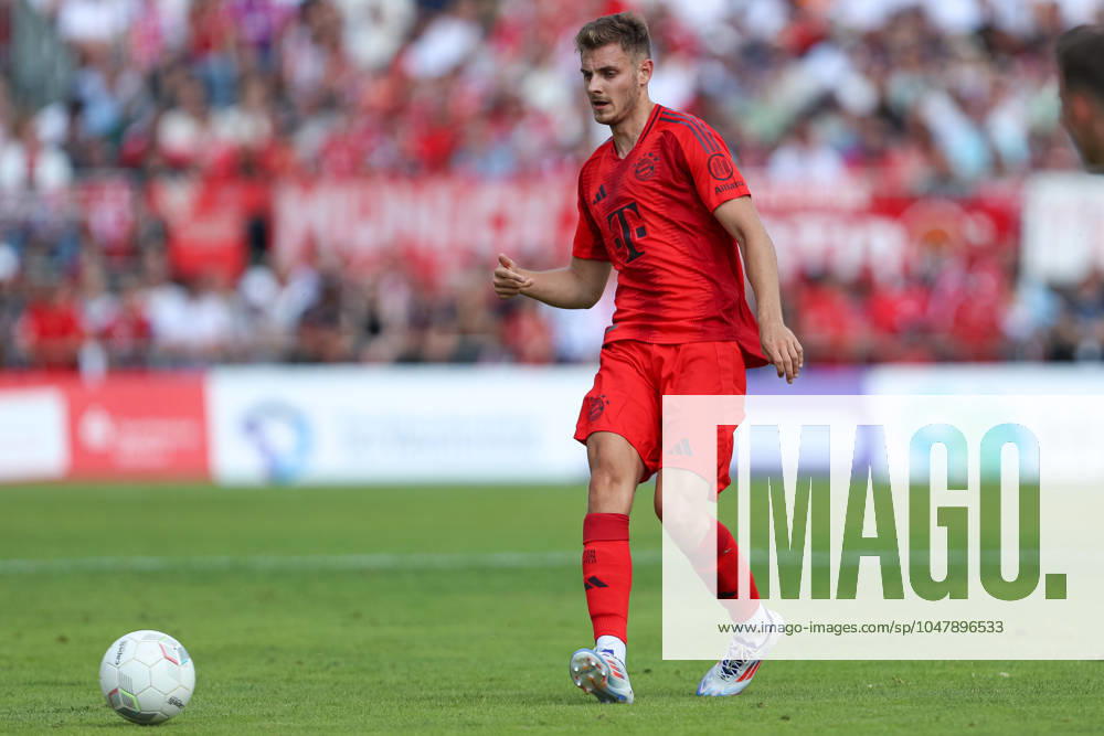 Josip Stanisic FC Bayern Munich in action, on the ball, individual action, test match, 1 FC Düren vs FC Bayern Munich, Karl Knipprath Stadion on July 28, 2024 in Juelich, Germany Photo by Oliver Kaelke DeFodi Images Josip Stanisic FC Bayern Munich controls the ball, test match, 1 FC Düren vs FC Bayern Munich, Karl Knipprath Stadion on July 28, 2024 in Juelich, Germany Photo by Oliver Kaelke DeFodi Images Defodi 678 2024 07 28 OK FCDFCB 0829 Defodi-678