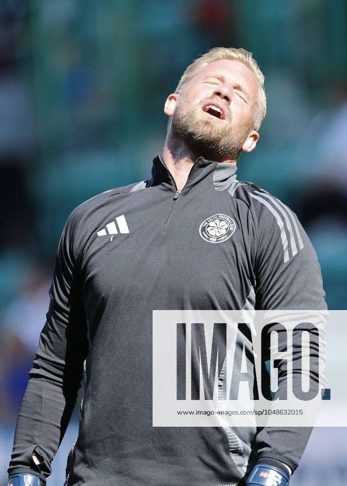 Hibernian v Celtic William Hill Premiership Kasper Schmeichel of Celtic warms up during the William Hill Premiership match at Easter Road, Edinburgh UK Newspapers OUT