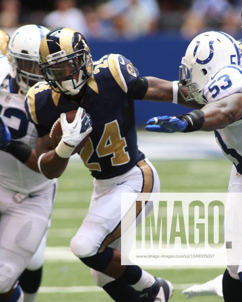 NFL, American Football Herren, USA 2012: Rams vs Colts AUG 12 August 12, 2012: St. Louis Rams running back Isaiah Pead (24) runs the ball during an NFL game between the St. Louis Rams and the Indianapolis Colts at Lucas Oil Stadium in Indianapolis, IN.(Credit Image: Pat Lovell Cal Media) Indianapolis Indiana United States