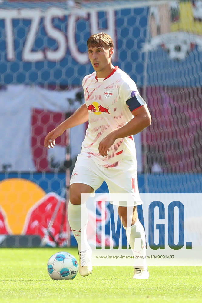 Fußball 1 Bundesliga, RB Leipzig VfL Bochum, v l Willi Orban Leipzig, 4 Freisteller, Einzelbild, Ganzkoerper, single frame Leipzig