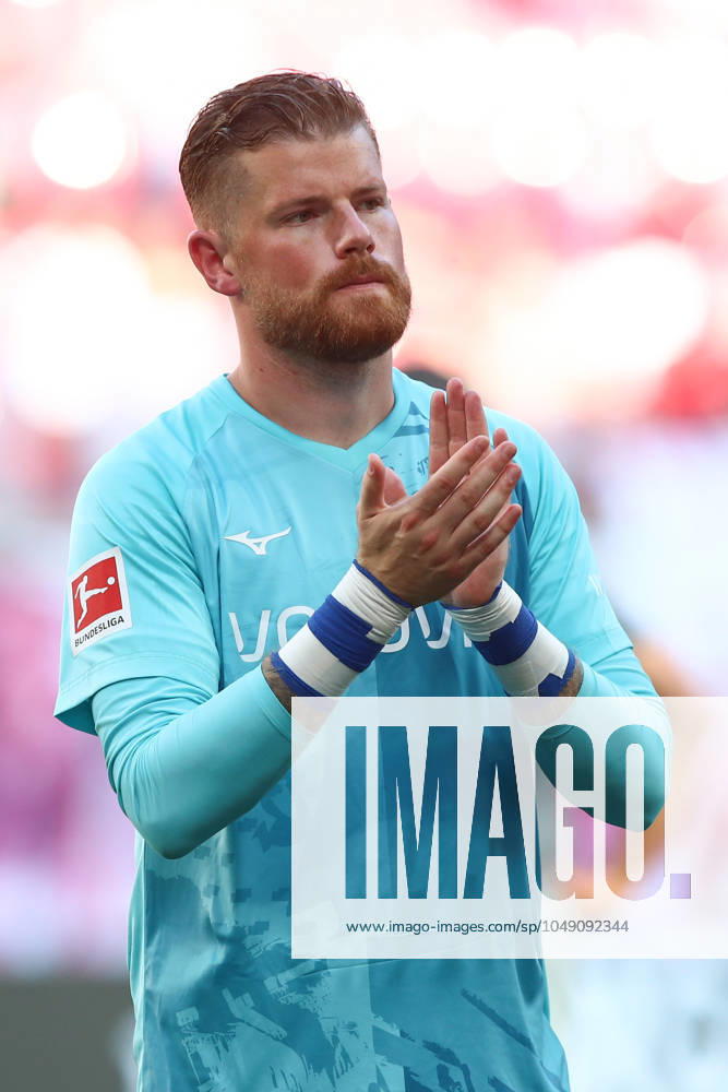 Fußball 1 Bundesliga, RB Leipzig VfL Bochum, v l Timo Horn Bochum, 1 enttaeuscht, enttäuscht, schaut enttaeuscht, niedergeschlagen, disappointed Leipzig