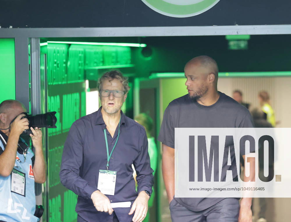 Head coach Vincent Kompany FC Bayern Muenchen on the way to his 1st Bundesliga match as coach Football, Men, Season 2024 2025, 1 Liga, Bundesliga, Volkswagenarena, VfL Wolfsburg vs FC Bayern Muenchen DFL REGULATIONS PROHIBIT ANY USE OF PHOTOGRAPHS AS IMAGE SEQUENCES AND OR QUASI VIDEO