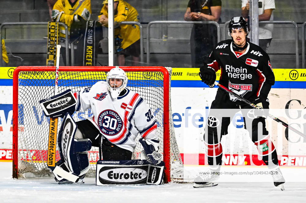 Hendrik Hane Iserlohn Roosters, 32 Louis Marc Aubry Koelner Haie, 15 , GER, Iserlohn Roosters vs Koelner Haie, ice hockey, TIMOCOM NRW Cup, final, 2023 2024 season, 01 09 2024, GER, Iserlohn Roosters vs Koelner Haie, ice hockey, TIMOCOM NRW Cup, final, 2024 2025 season, 01 09 2024 Krefeld